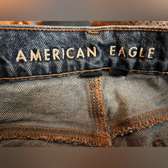 American Eagle Outfitters Relaxed Fit Distressed Blue Jeans - Picture 6 of 6